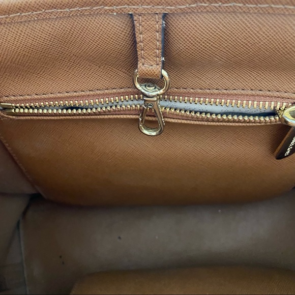 MICHAEL KORS Women’s O/S Camel Brown Medium Leather Tote Purse - Picture 4 of 12